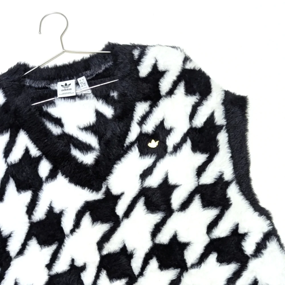 Adidas | Houndstooth Vest | Extra Fuzzy Material | Street Wear | Retro | V Neck - Picture 4 of 9